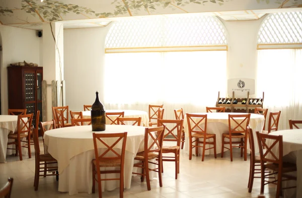 Пустой этнический португальский ресторан — стоковое фото
