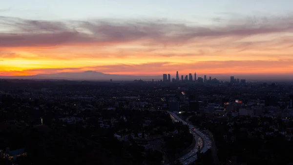 Ηλιοβασίλεμα Στην Πόλη Ηλιοβασίλεμα Πάνω Από Λος Άντζελες — Φωτογραφία Αρχείου