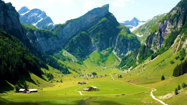 Schweizer Berge Dorf Den Bergen — Stockfoto