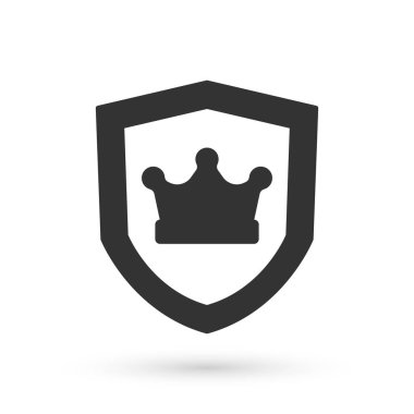 Beyaz arka planda izole edilmiş taç simgesine sahip gri kalkan. Vektör