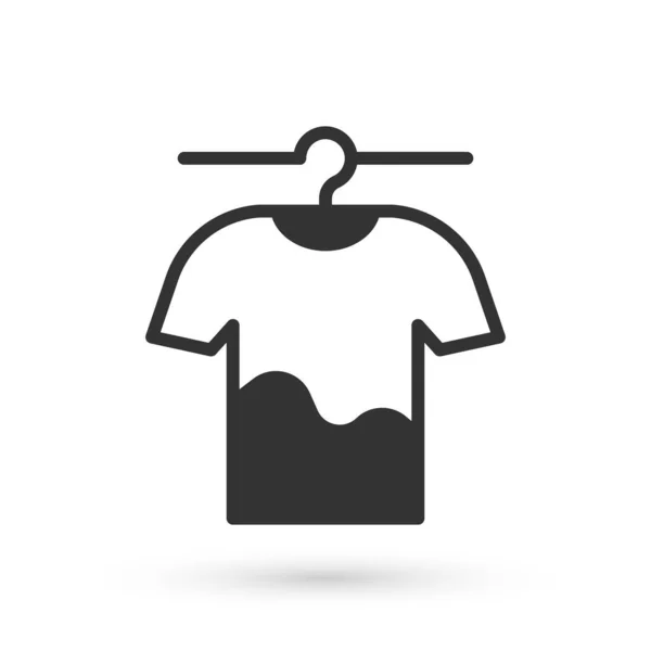 Graue Trocknungskleidung auf weißem Hintergrund isoliert. Sauberes Hemd. Wäsche an einem Seil mit Wäscheklammern waschen. Bekleidungspflege und Ordnung. Vektor — Stockvektor