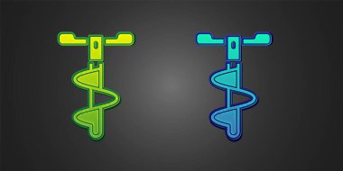 Siyah arka planda izole edilmiş, kış balıkçılık ikonu için yeşil ve mavi El matkabı. Vektör