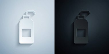 Kağıt kesiği, gri ve siyah arkaplanda izole edilmiş sıvı antibakteriyel sabun. Antiseptik. Dezenfeksiyon, hijyen, cilt bakımı. Kağıt sanatı tarzı. Vektör