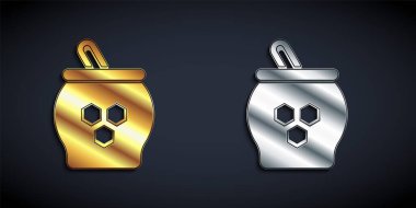 Altın ve gümüş kavanoz bal ve ballı şeker çubuğu simgesi siyah arkaplanda izole edilmiş. Yiyecek bankası. Tatlı doğal gıda sembolü. Tatlı kepçe. Uzun gölge tarzı. Vektör