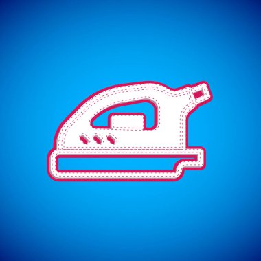 Mavi arka planda beyaz elektrikli demir ikonu izole edildi. Buhar ütüsü. Vektör