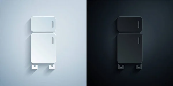 Icono del refrigerador de corte de papel aislado sobre fondo gris y negro. Refrigerador congelador refrigerador. Tecnología y electrodomésticos. Estilo de arte de papel. Vector — Archivo Imágenes Vectoriales