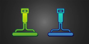 Siyah arkaplanda izole edilmiş pencere simgesi için kauçuk temizleyici ile yeşil ve mavi temizlik hizmeti. Silecek, kazıyıcı, silecek. Vektör
