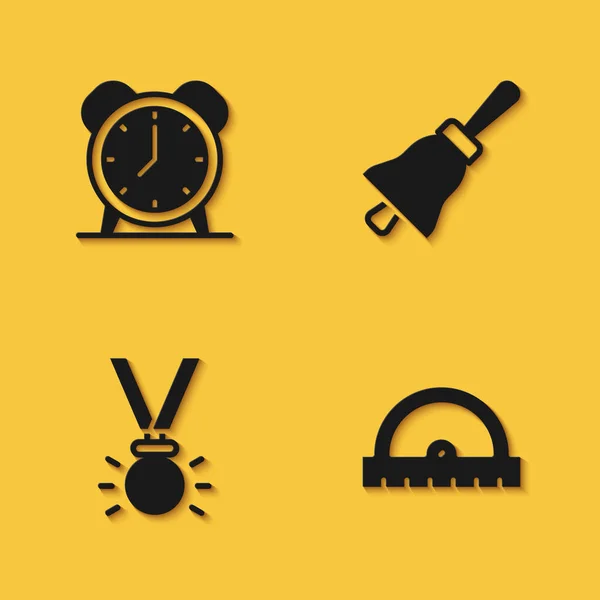 Set Reloj despertador, rejilla transportadora, Medalla y timbre icono de campana con sombra larga. Vector — Vector de stock