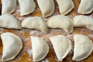 Köfte sıcak suda pişirme için hazırlanan istihdam edilmesini