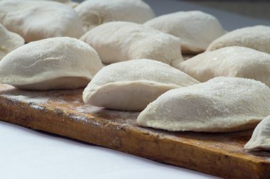 Köfte sıcak suda pişirme için hazırlanan istihdam edilmesini