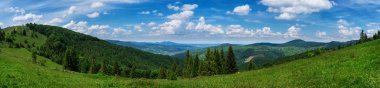 Yokuş yukarı Makovytsya Ukrayna sırasında panoramik manzaralar