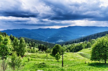 HDR Gösterim sırasında yokuş yukarı Makovytsya Ukrayna