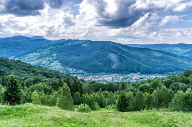 HDR Gösterim sırasında yokuş yukarı Makovytsya Ukrayna