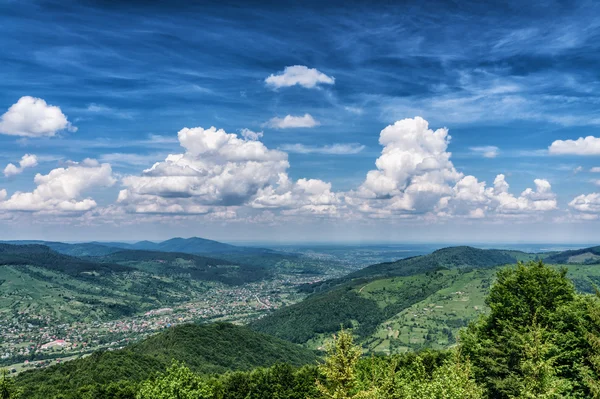 HDR Gösterim sırasında yokuş yukarı Makovytsya Ukrayna
