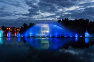 Gece sihir gösterisi çeşmeler merkezi Waterfront RoHS