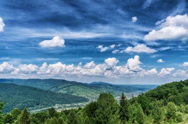 HDR Gösterim sırasında yokuş yukarı Makovytsya Ukrayna