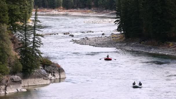 Vista Guardando Fiume Snake Come Persone Galleggiano Valle Zattere Attraverso — Video Stock