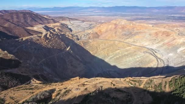 犹他州Kennecott铜矿的空中景观 阳光明媚的下午朝向盐湖城 — 图库视频影像