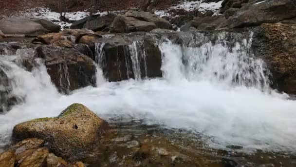 Pequena Cachoeira Que Flui Rio Montanha Durante Inverno Deserto Utah — Vídeo de Stock