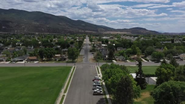 Flygfoto Flyger Över Gatan Manti Utah Somrarna Dag — Stockvideo