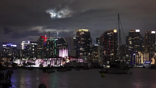 Timelapse Horizonte San Diego Noite Como Nuvens Bloquear Lua Cheia — Vídeo de Stock