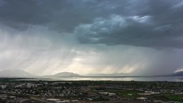 Vista Aérea Olhando Para Tempestade Sobre Utah Lake Durante Tempestade — Vídeo de Stock