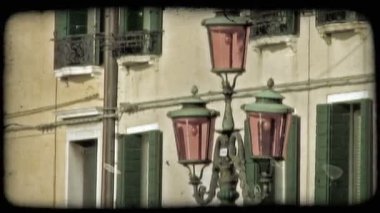 İtalyanca sokak ışık. Vintage stilize video klip.