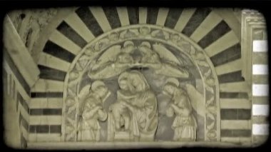 Katedral heykeli. Vintage stilize video klip.