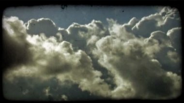Bulutlar. Vintage stilize video klip.