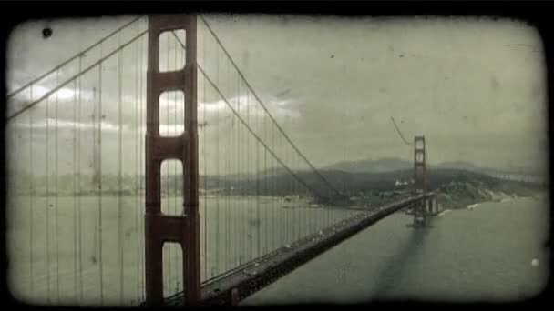 Golden Gate Bridge. Vintage stylized video clip. — Stock Video