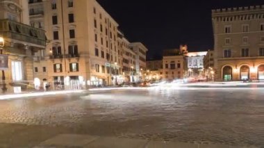 Roma şehir meydanında yoğun trafik