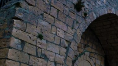 İsrail'de yıkık bir eski kilise telif ücretsiz stok Video görüntüleri vurdu