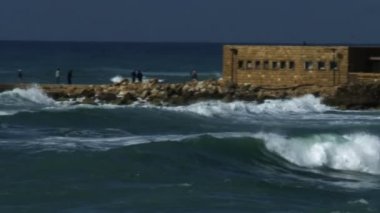 Akdeniz dalgalar Caesarea sahil kapalı