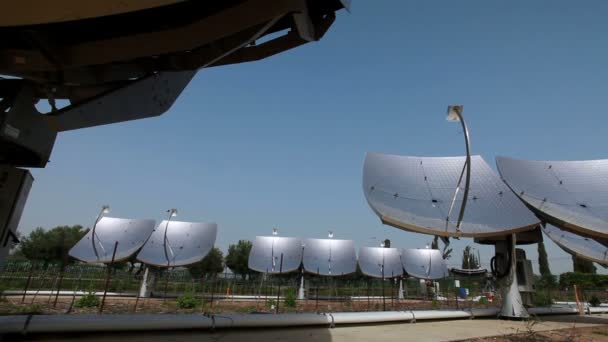 Panneaux solaires à la centrale solaire de Zenith — Video