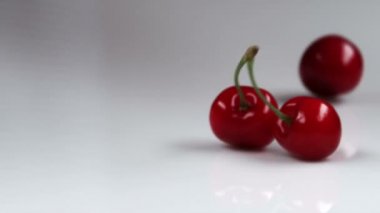 Kırmızı Kiraz tablo düşen