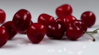 Kırmızı Kiraz tablo düşen