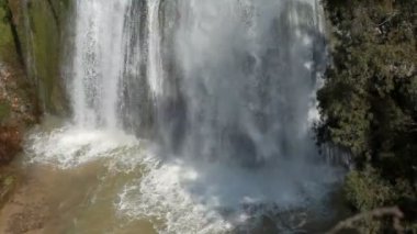 Tahana şelale havuz