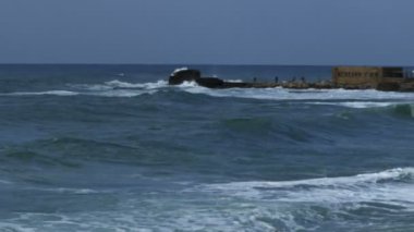 Akdeniz dalgalar Caesarea sahil kapalı