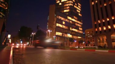 Geceleri Tel Aviv sokakta İsrail.