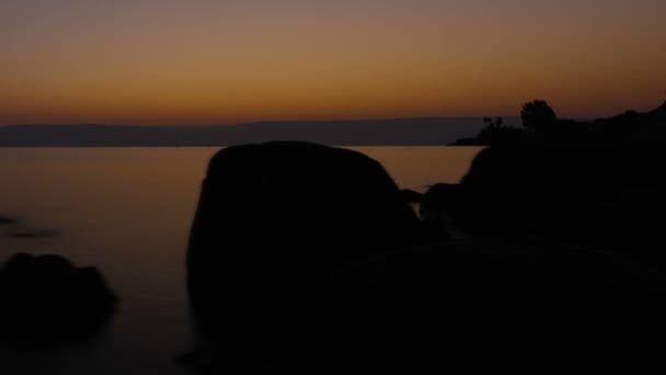 Salida del sol en el mar de Galilea en Israel — Vídeos de Stock