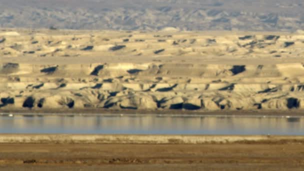 Bergiga ökenlandskap på döda havet i Israel — Stockvideo