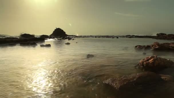 Archivaufnahmen von Trümmern des Kaiserpools in Israel. — Stockvideo