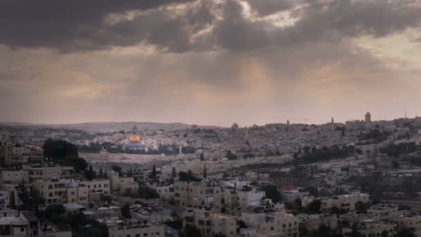 Sluneční paprsky od středu Byu Jeruzalém — Stock video