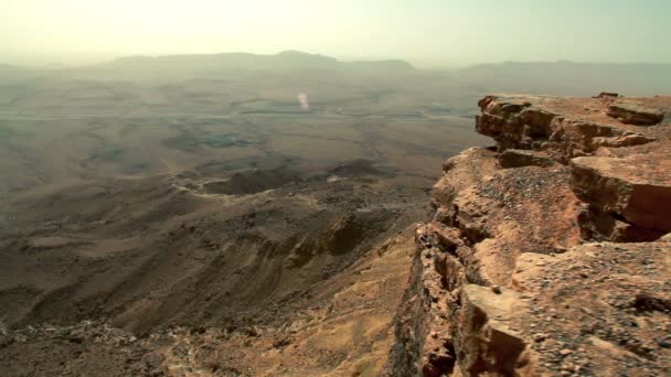 Face do penhasco da cratera Mitzpe Ramon — Vídeo de Stock