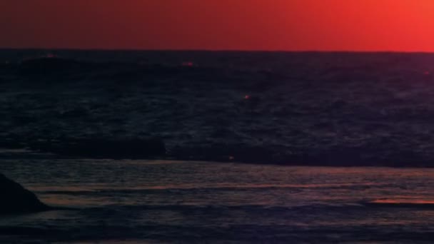 O pôr do sol sobre o mar Mediterrâneo — Vídeo de Stock
