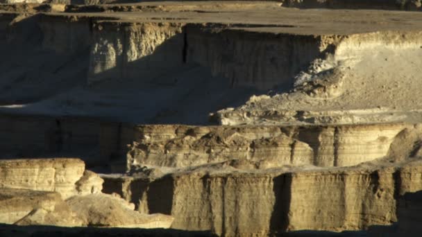 Pouštní krajina na úpatí Masada v Izraeli — Stock video