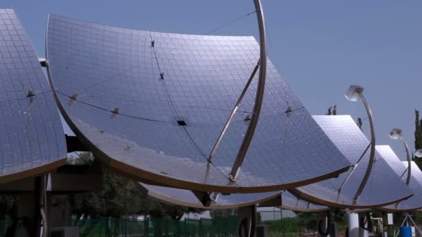 Panneaux solaires à la centrale solaire de Zenith — Video