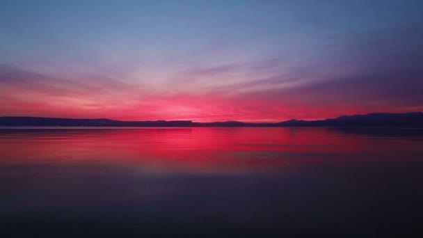 Por do sol através do Lago Tibério em Israel — Vídeo de Stock