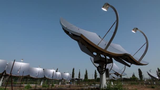 Panneaux solaires à la centrale solaire de Zenith — Video