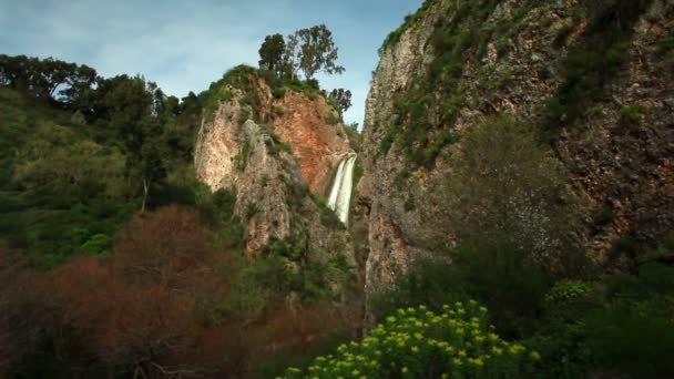 Cascada Iyon Tanur cerca de Metula — Vídeos de Stock